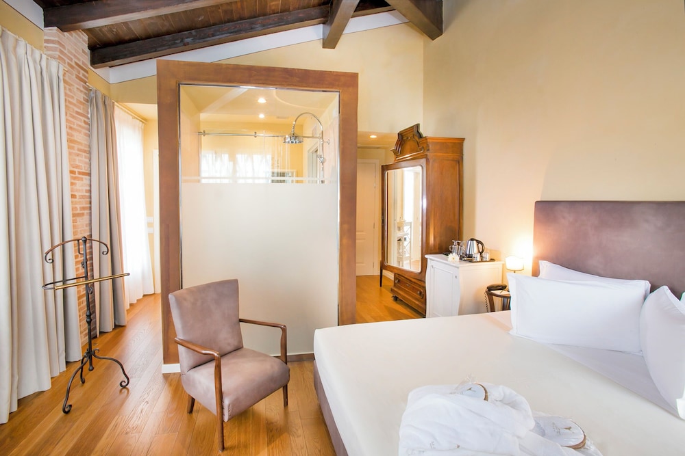 COMFORT, SINGLE, DOUBLE BED