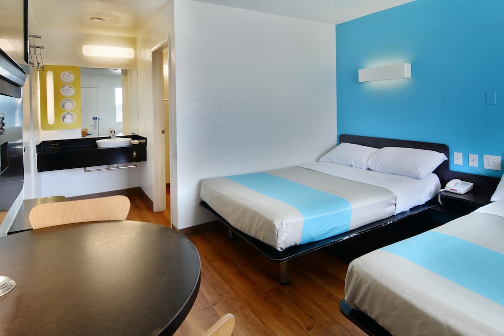 Motel6 Galveston, TX 21/59