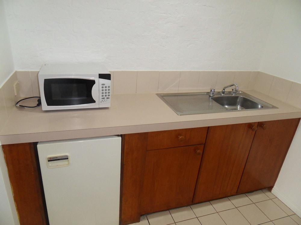 SWAGGERS MOTOR INN(FORMERLY Sundowner Yass) 4/46