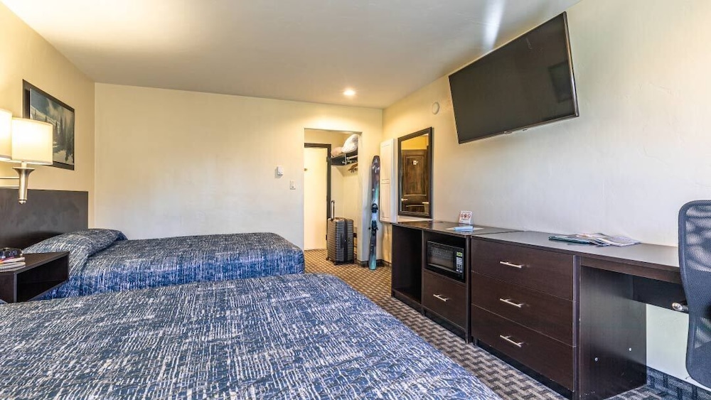 Rabbit Ears Motel 31/49