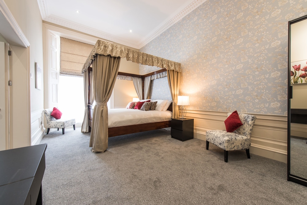 Royal Princes Suites 16/37