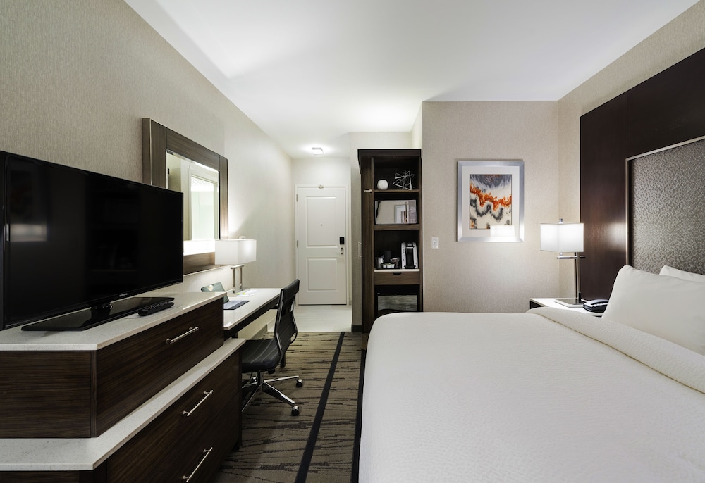 Fairfield Inn Suites Boston Cambridge 8/38