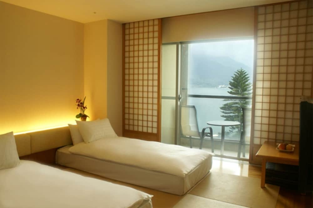 Hotel Del Lago 24/63