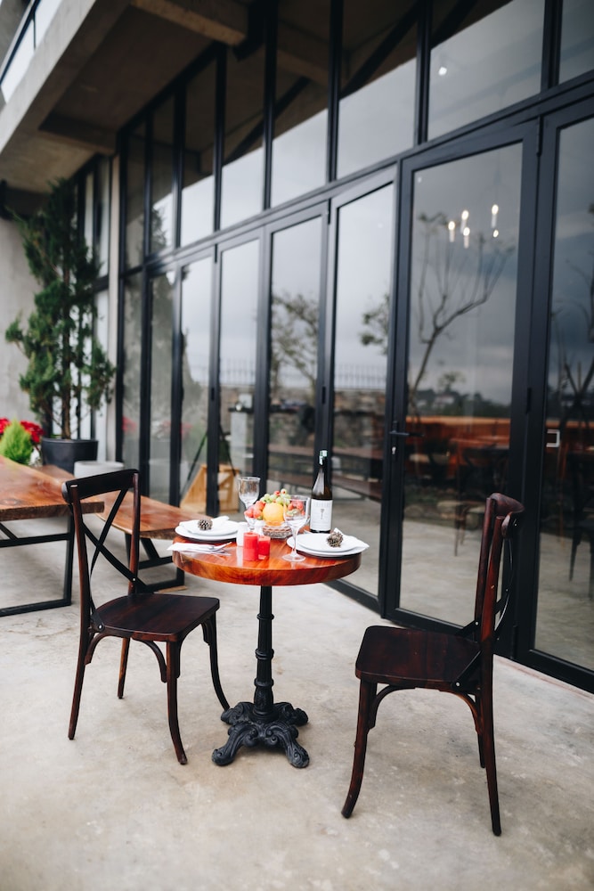HT Garden Villa & Hotel 30/40