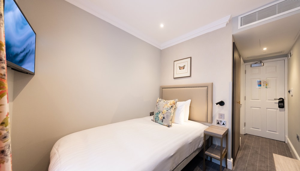 Byron Hotel 24/69