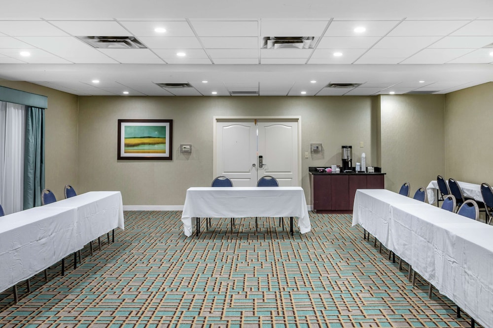 Hampton Inn Adel 44/45