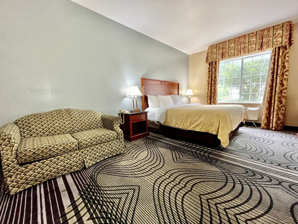 FairBridge Inn & Suites Cleburne 32/62