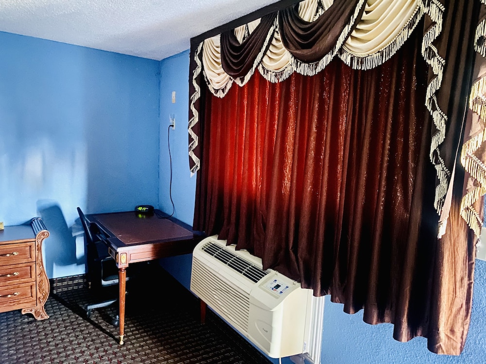 A Fisher's Inn Motel 43/63