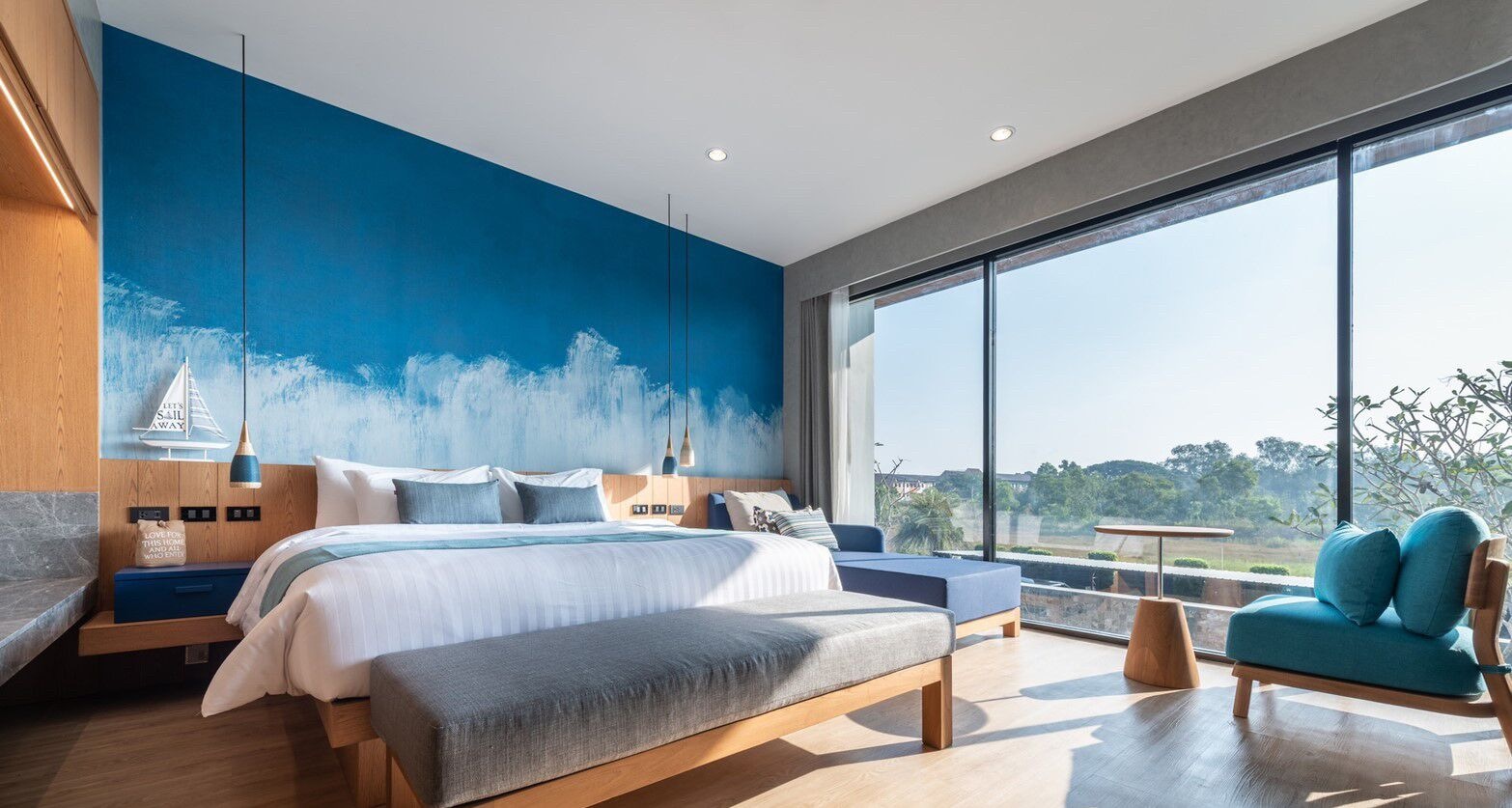King Bed, Pool Side, Pool Access