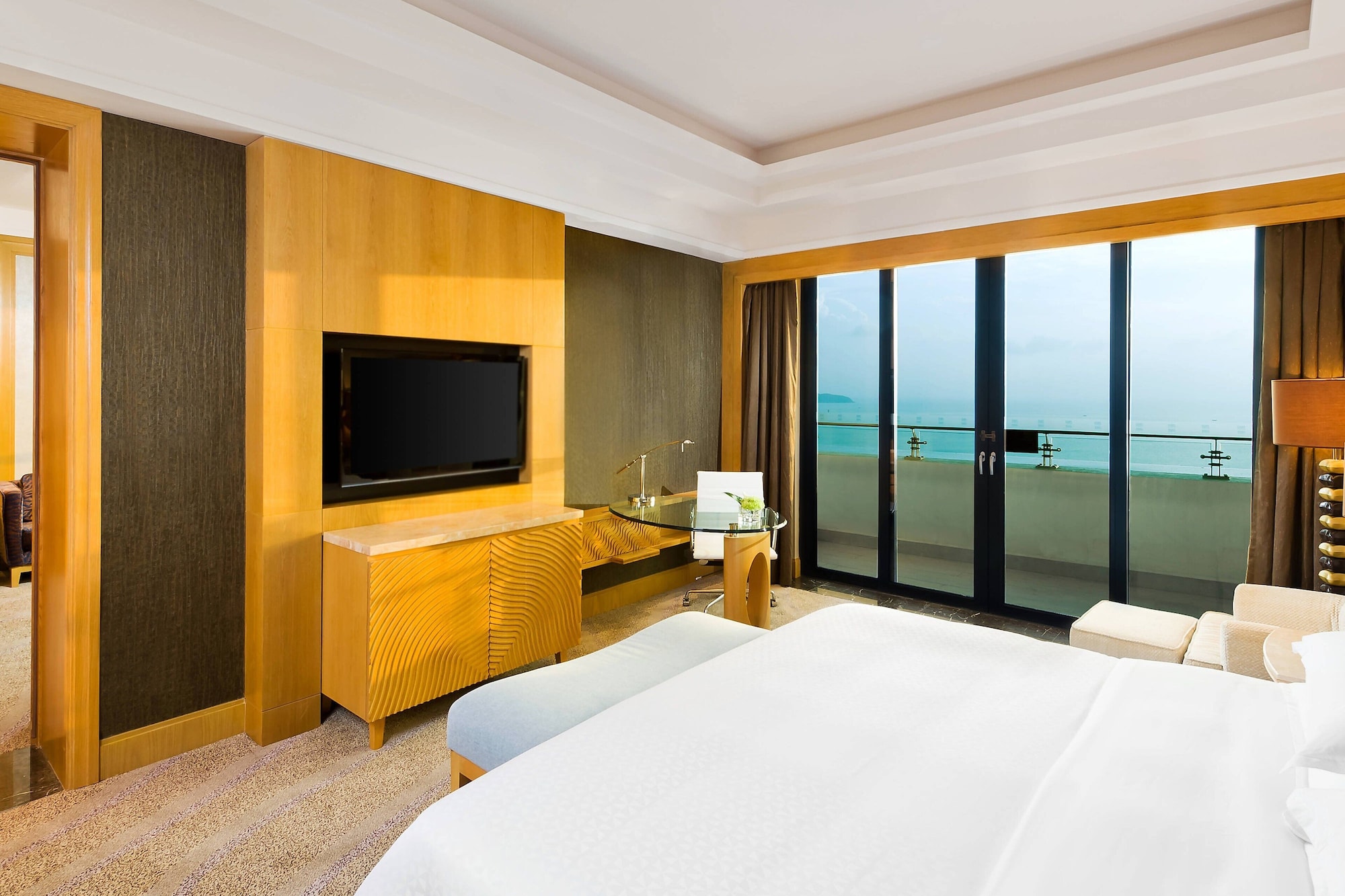 Grand, Ocean, Suite, King Bed, Ocean View, Balcony, High Floor