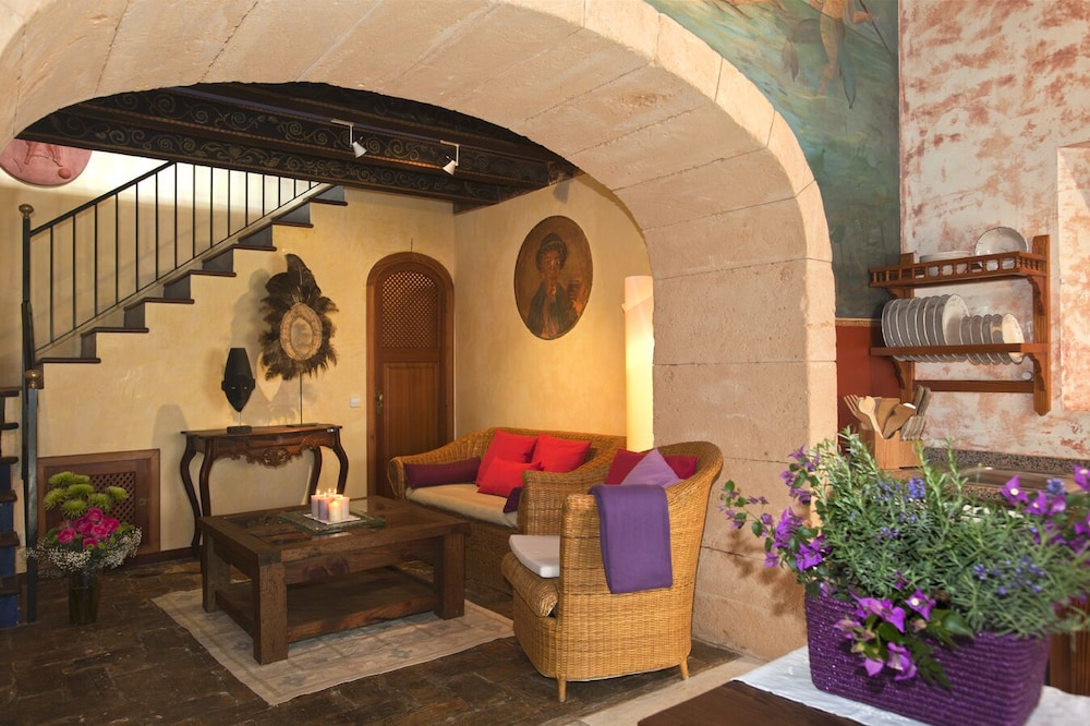Es Revellar Art Resort - Adults Only 85/110