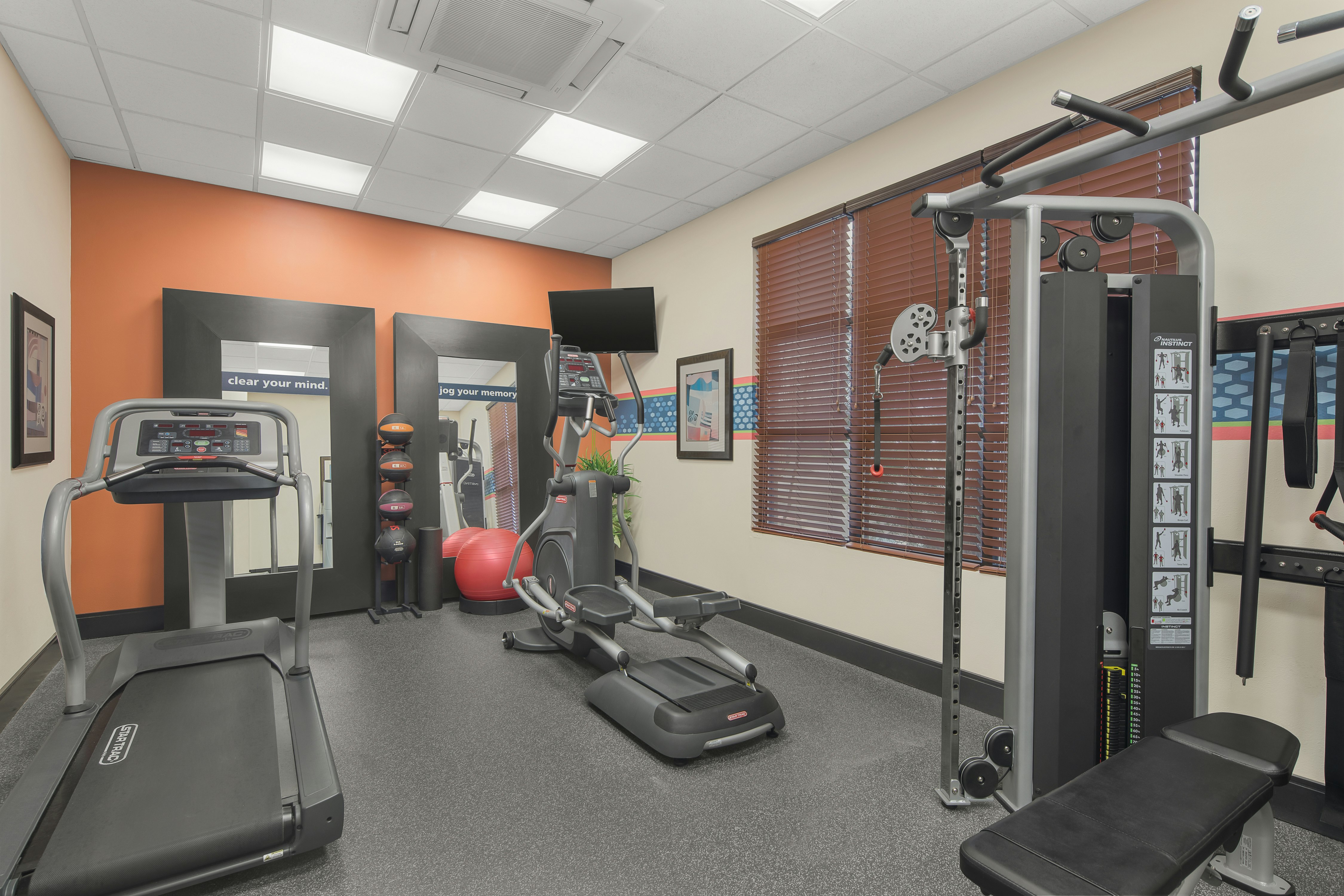 Hampton Inn Suites Macon I 75 North 6/13