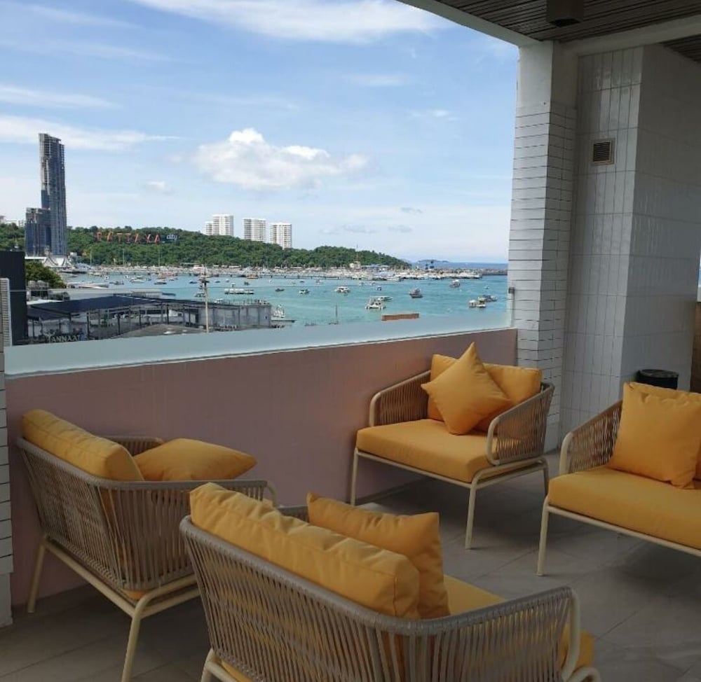 Smile Court Pattaya 46/67