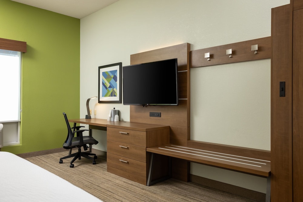 Holiday Inn Express Carrollton, an IHG Hotel 38/47