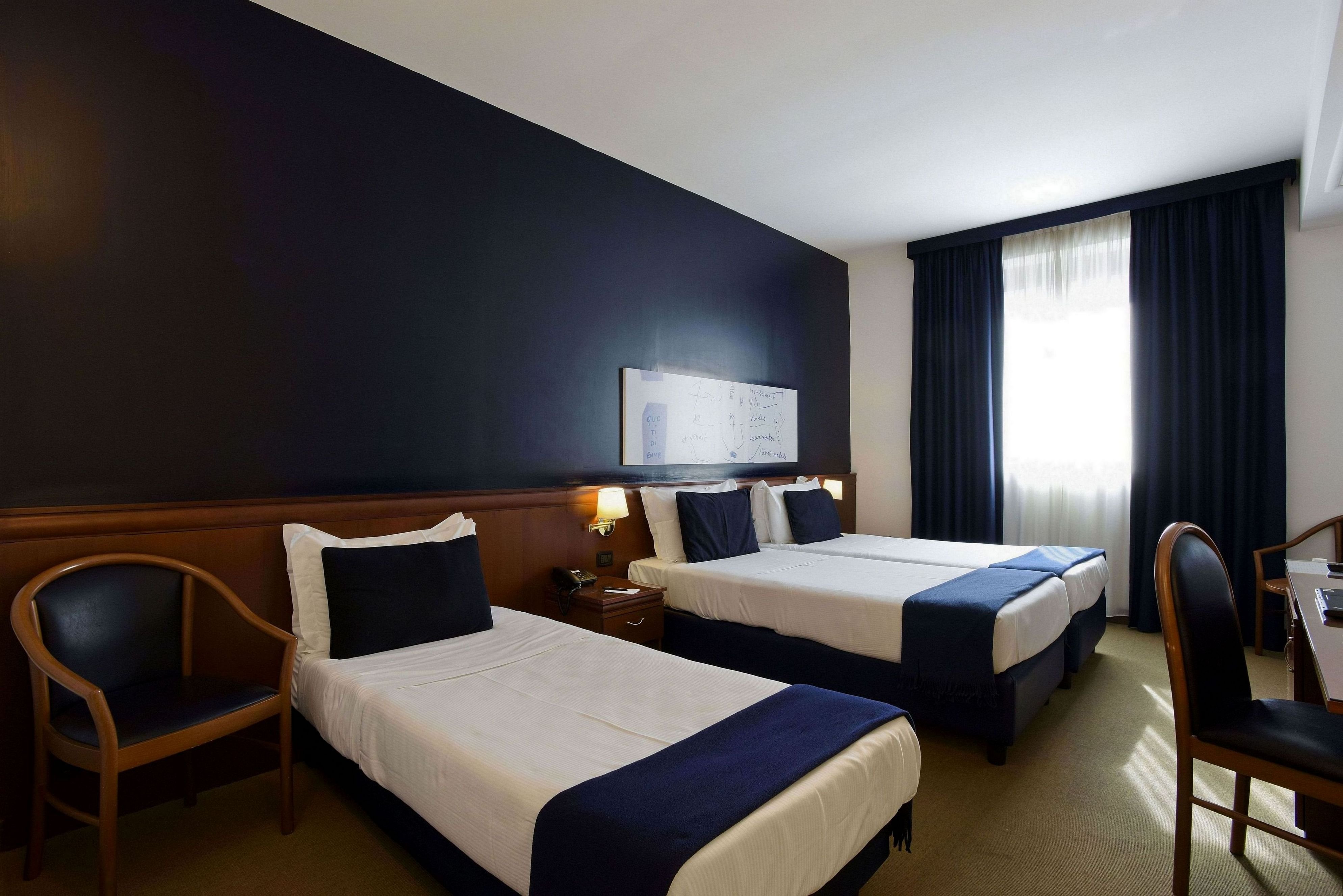 Room, Triple
