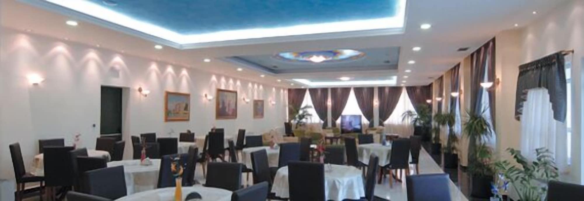 Platon Hotel 40/51