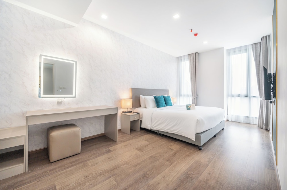 2 BEDROOMS, DELUXE