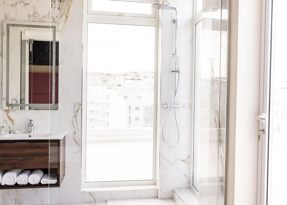 C'est La Vie Boutik Swieqi 40/40