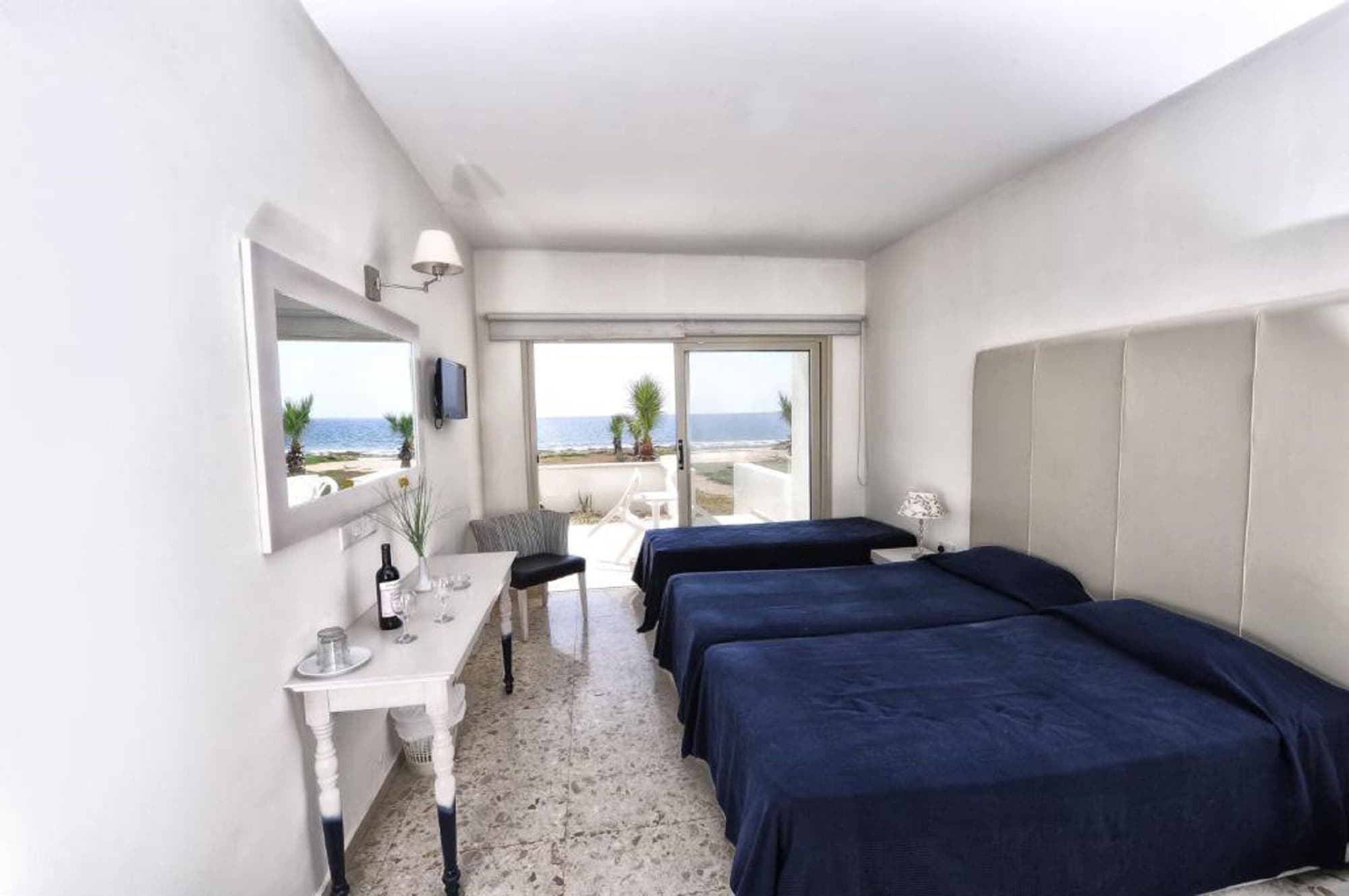 STANDARD, TWIN BEDS, SEA VIEW