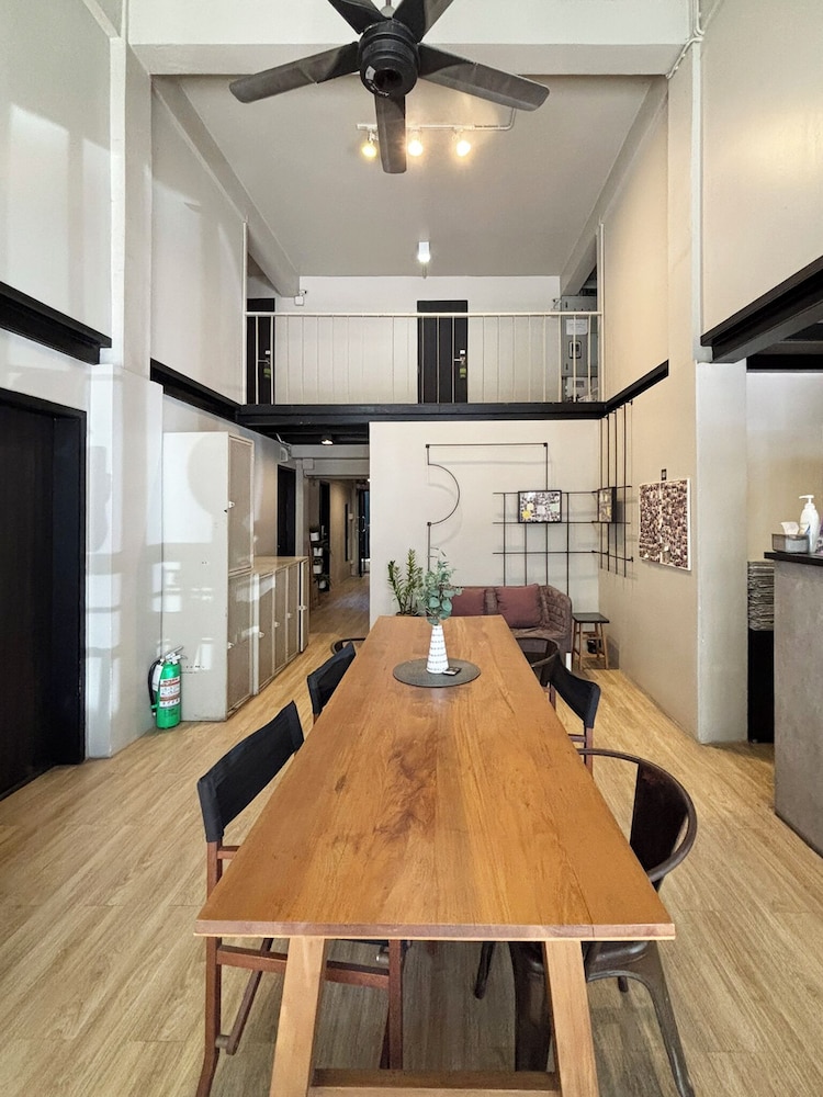 MONOMER HOSTEL BANGKOK 40/50