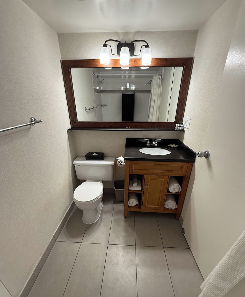 Tantalus Resort Lodge 52/55