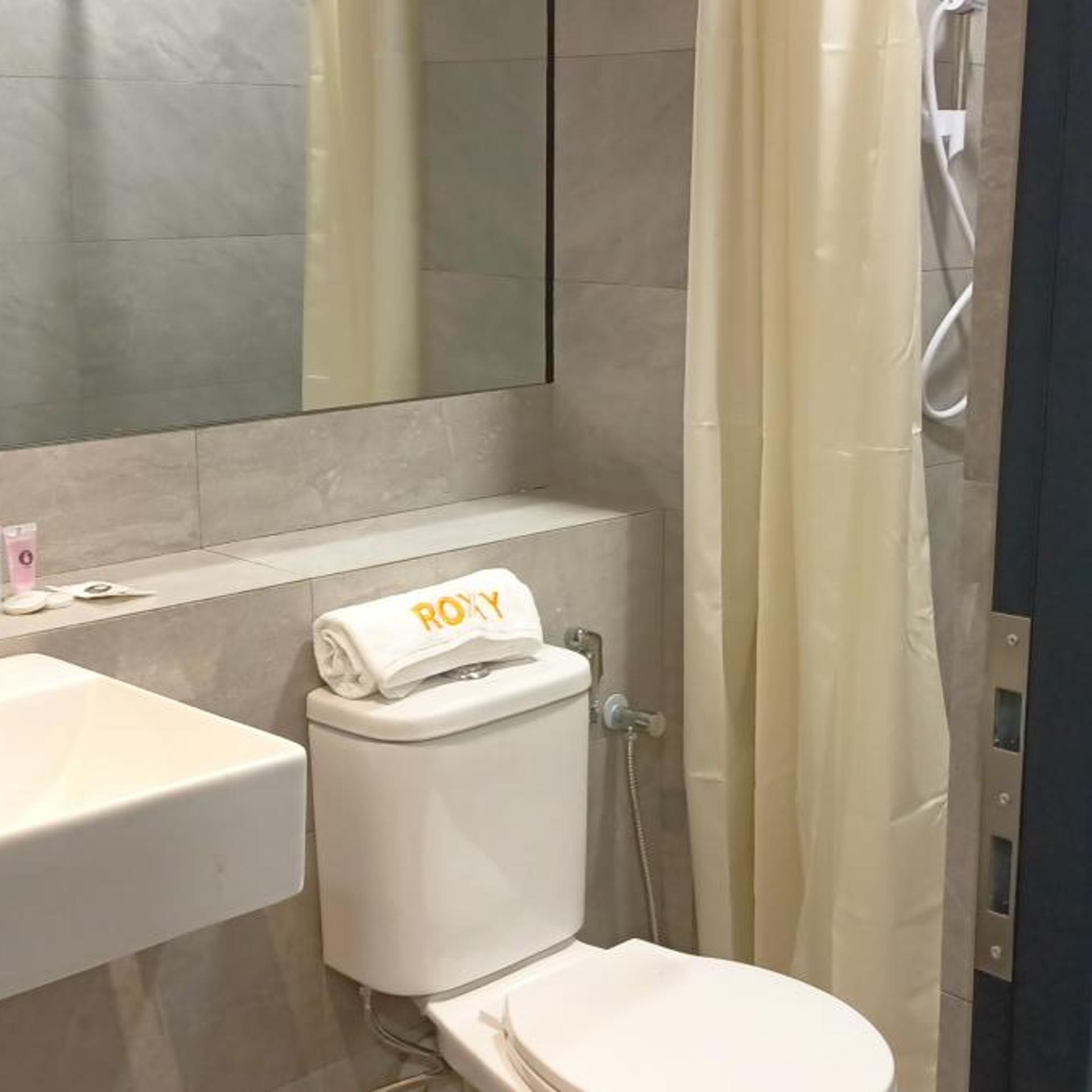 Roxy Hotel Sri Aman 54/56