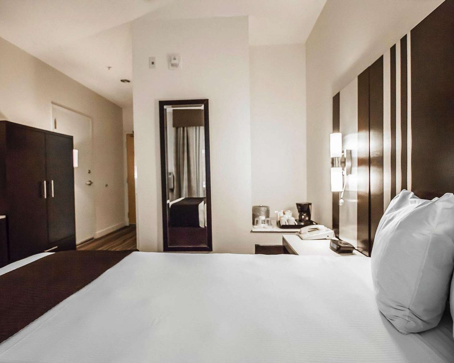Comfort Hotel Vancouver Airport 20/44