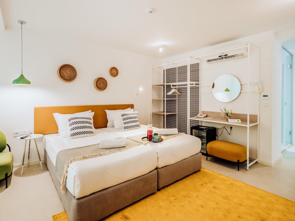 ibis Styles Golden Sands Roomer Hotel 10/45