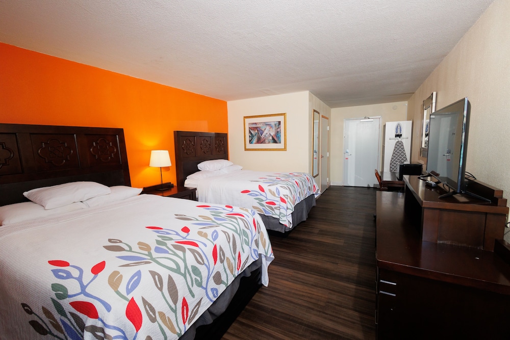 STANDARD, 2 DOUBLE BEDS