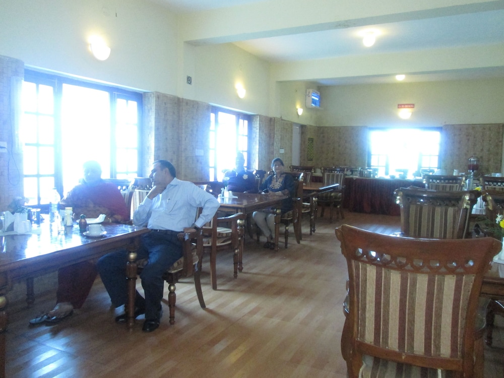 COUNTRY CLUB VALLEY VISTA 15/27