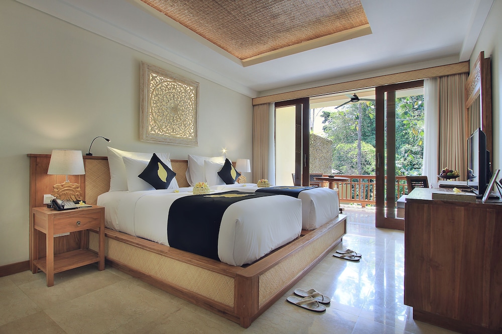 ROOM, TWIN BEDS, VALLEY VIEW