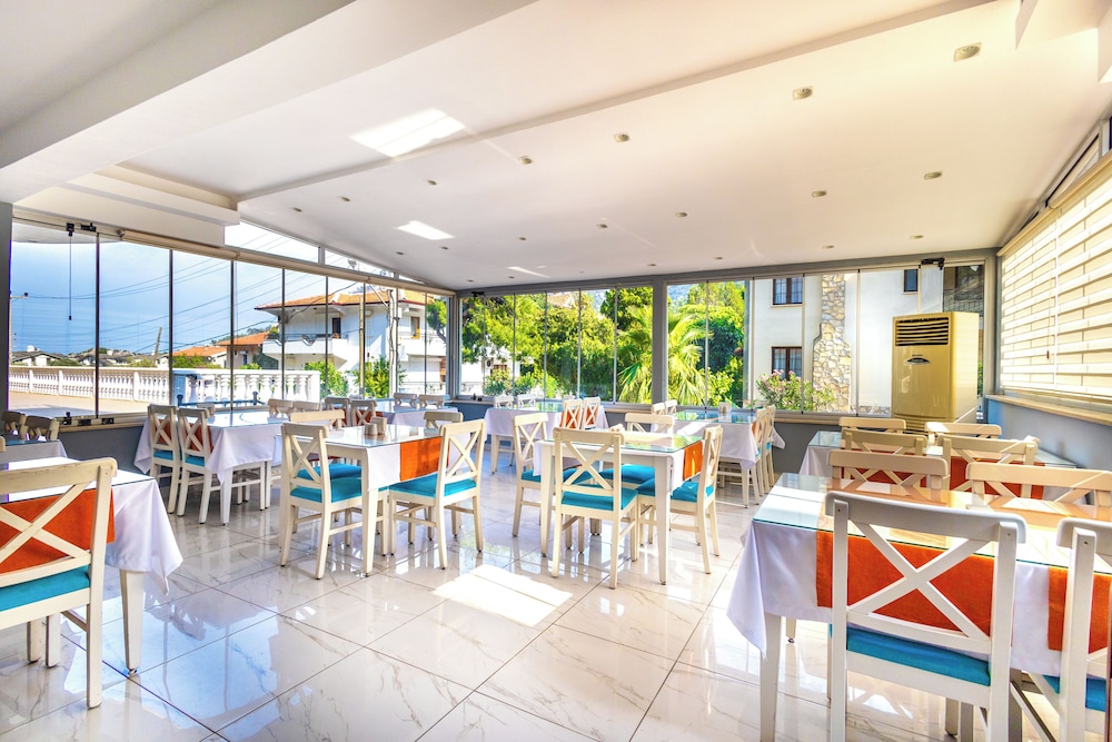 TURUNC LIFE HOTEL 33/48