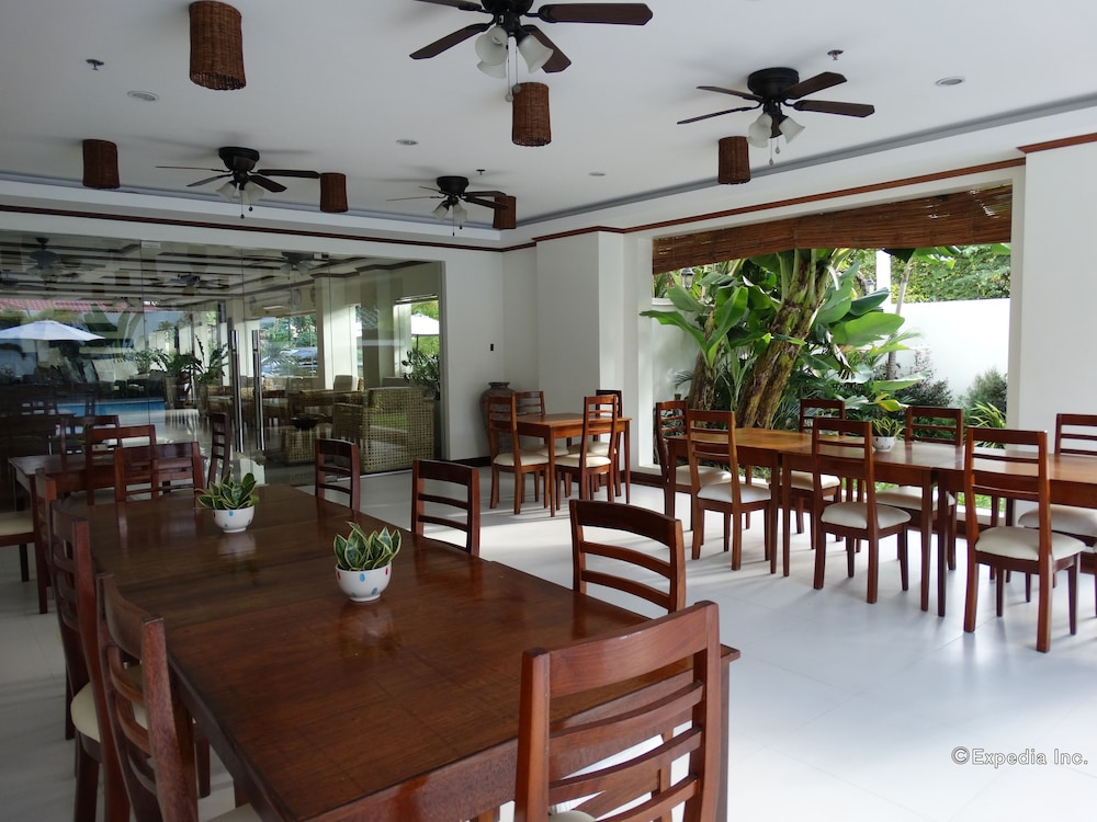 Ipil Suites Puerto Princesa 32/40