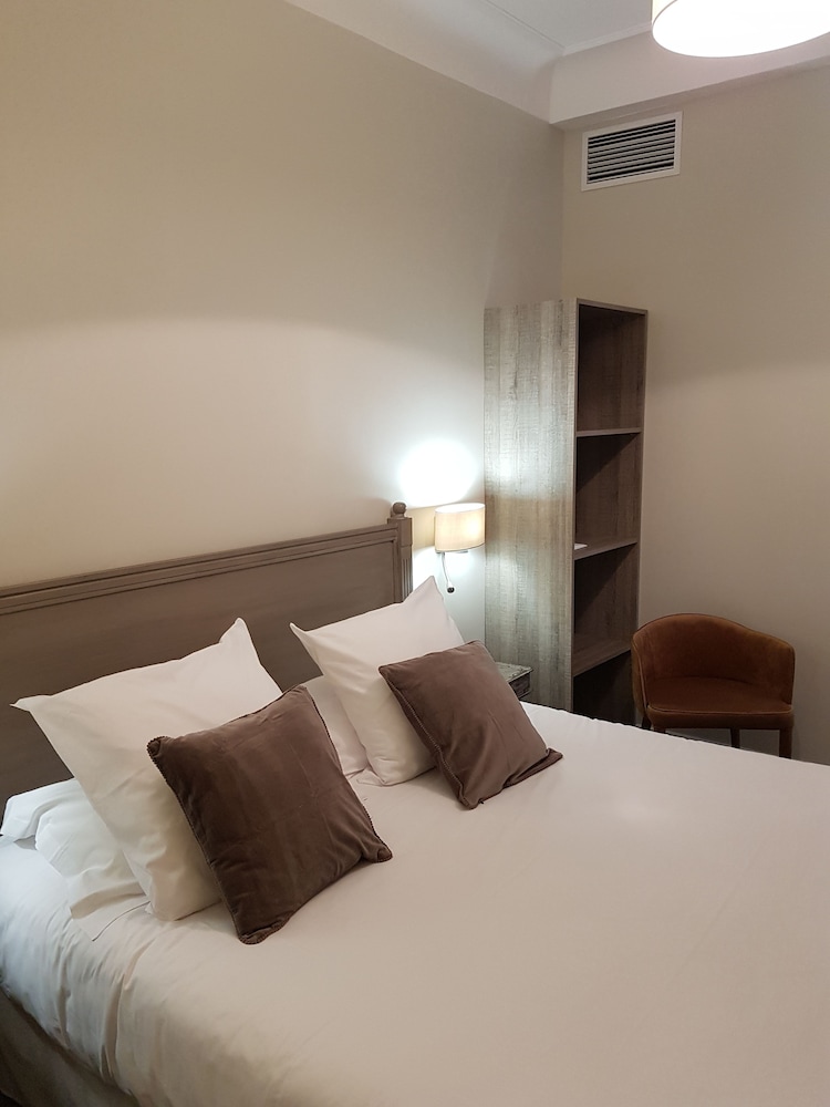 Room, Triple, 1 Double and 1 Single Bed
