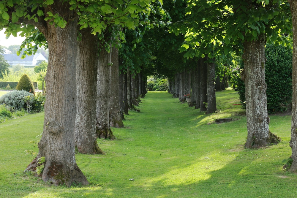 Domaine De Bayeux 54/69