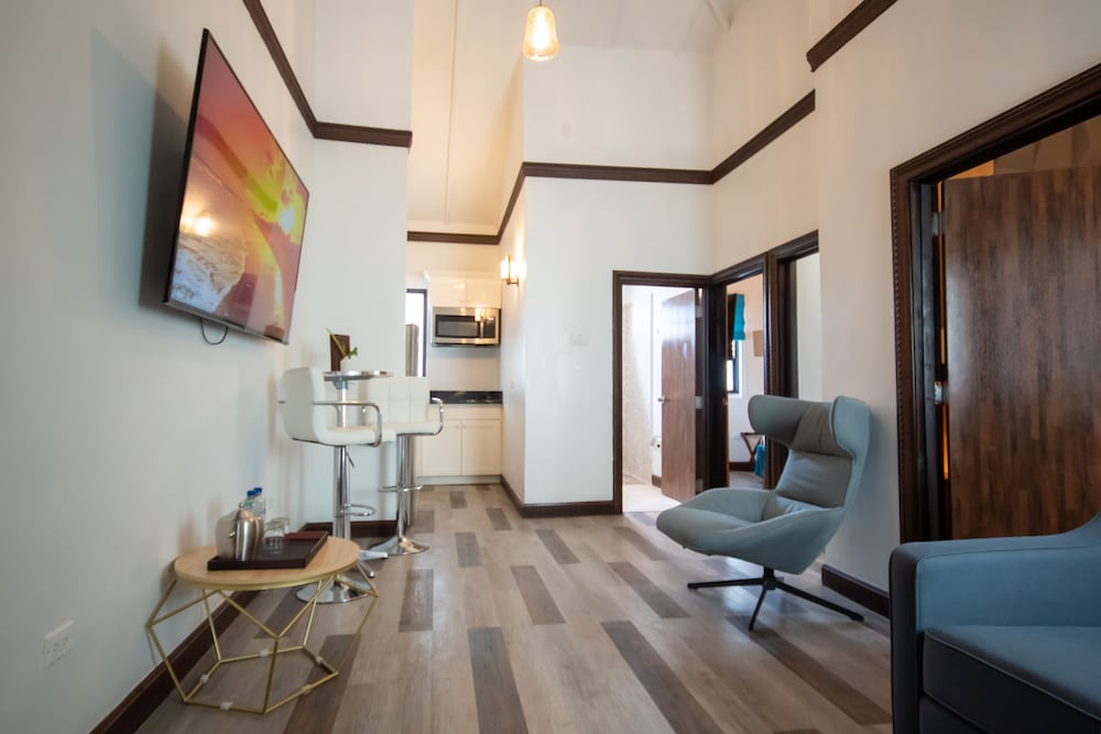 Sago Palm Hotel 49/68