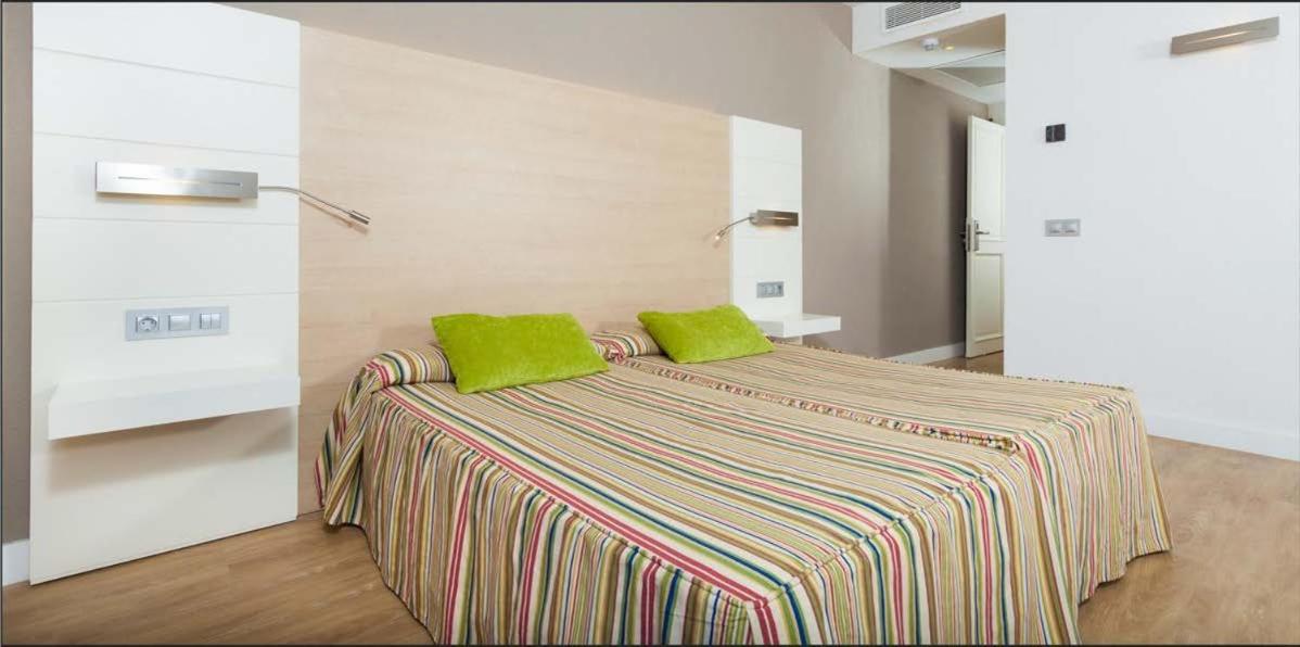 Room, Double Bed, No Balcony, Annex، Hotel Mariant 2/9