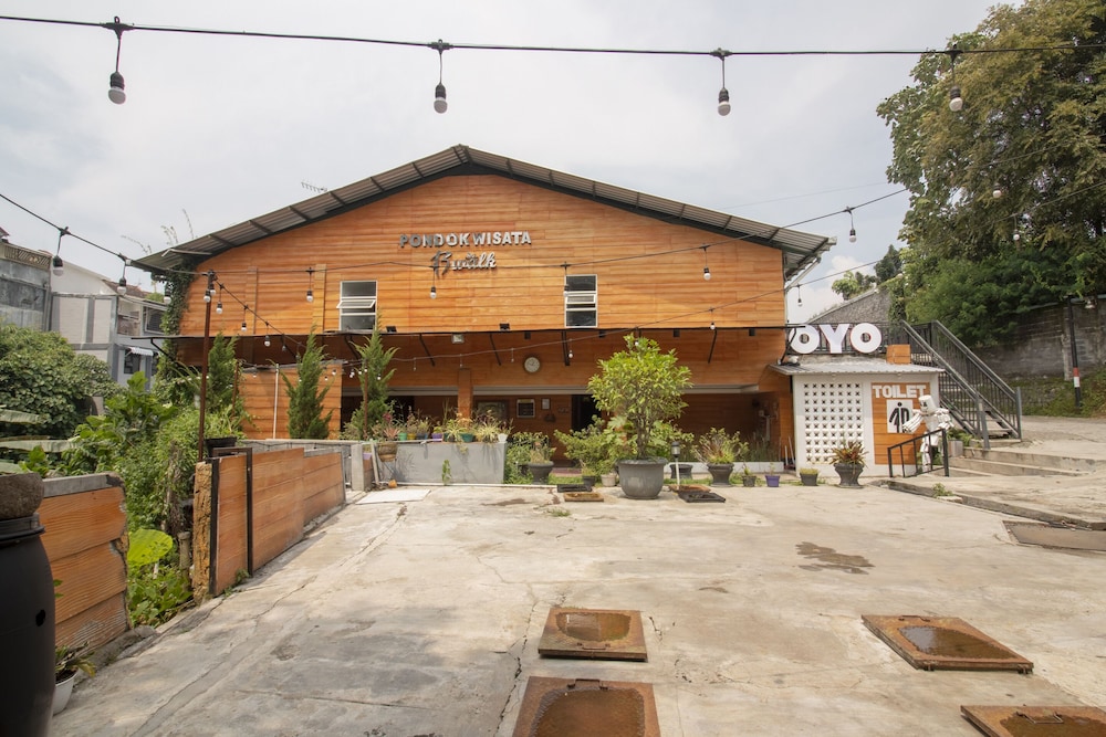 OYO 3283 Bwalk Hotel 34/40