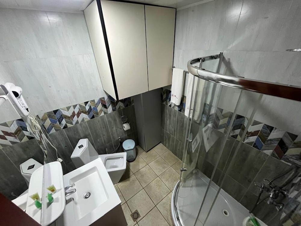 Safyad Hotel 38/40