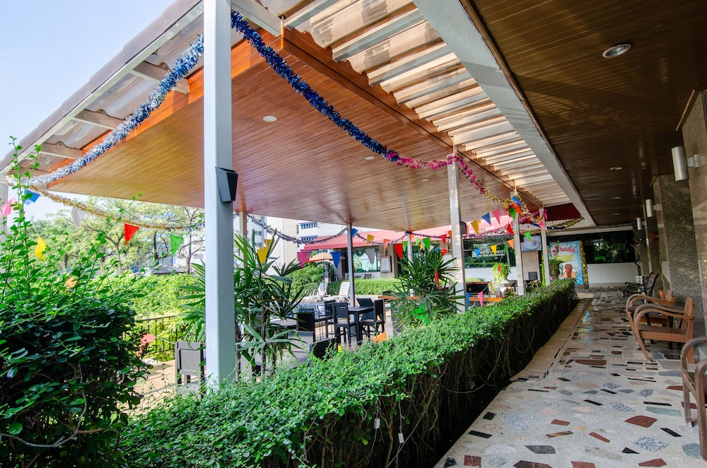 Tara Garden Hotel 47/50