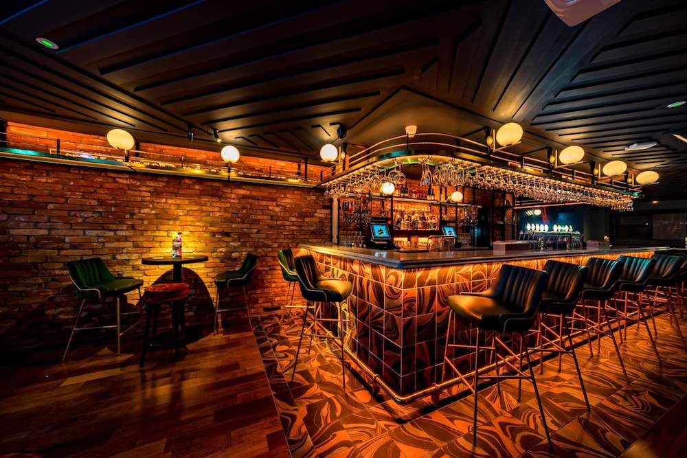 The Boutique 28/37