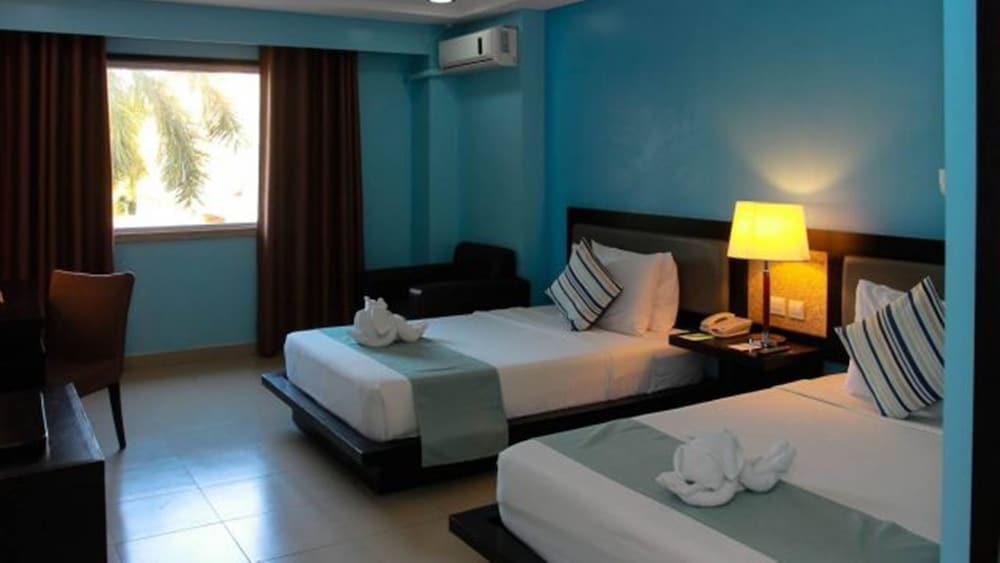 Tanza Oasis Hotel And Resort 11/50