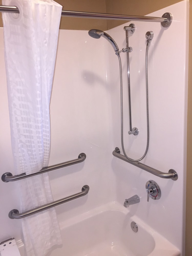 Cobblestone Inn and Suites Newton (ex. Boulders Inn & Suites) 20/55