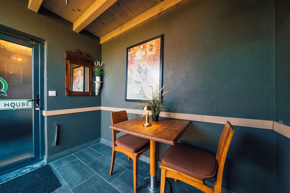 Antik River House 8/48