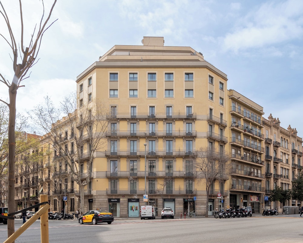 The Corner Apartments by Aspasios 53/65