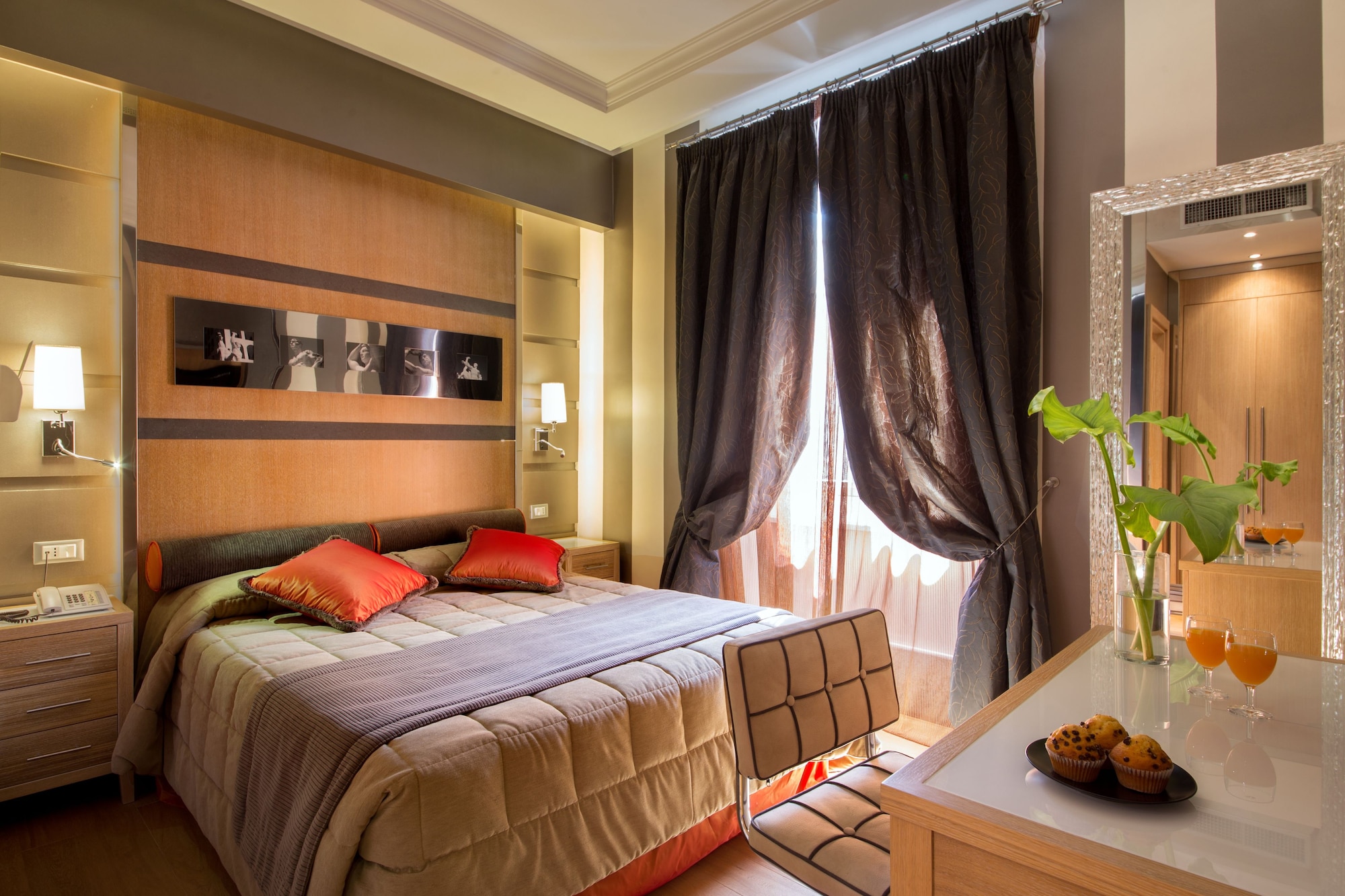 EXECUTIVE, DOUBLE OR TWIN BED