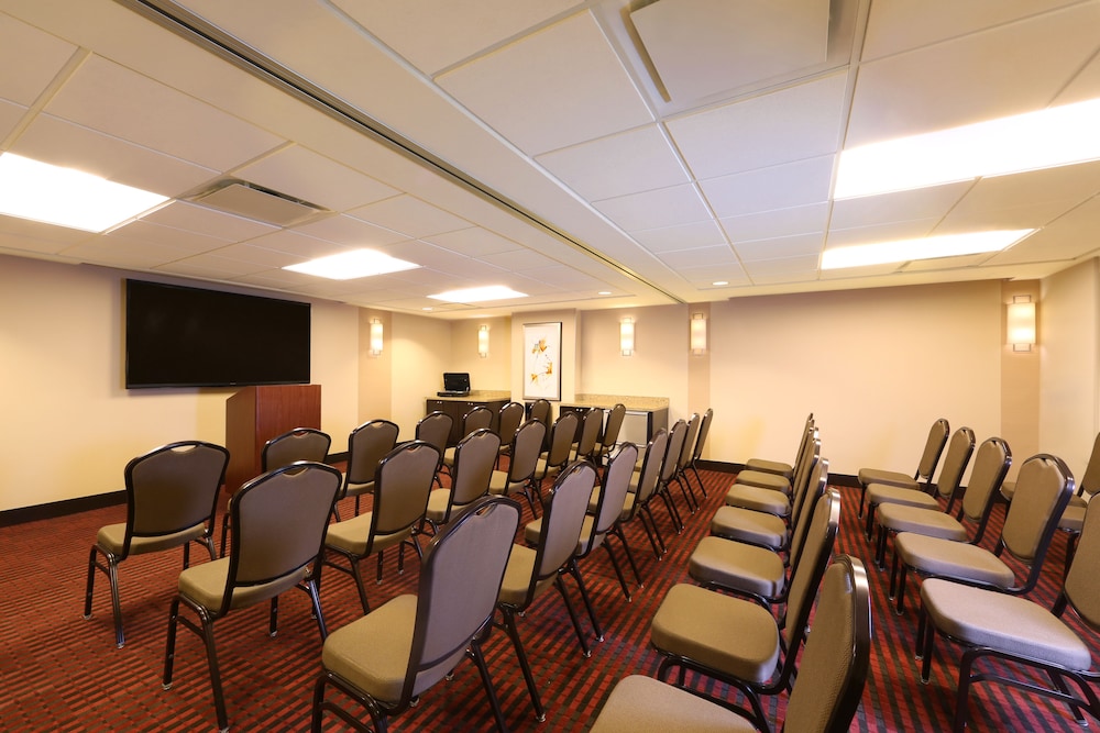 Hyatt Place Flushing Laguardia Airport 53/58