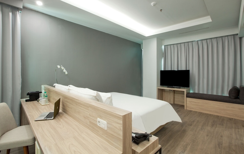 Sparks Life Jakarta, ARTOTEL Curated 22/50