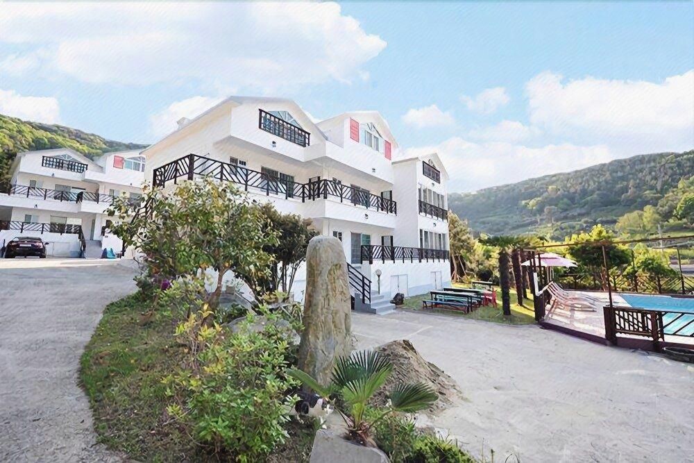 Tongyeong Happy Sea Pension 4/22