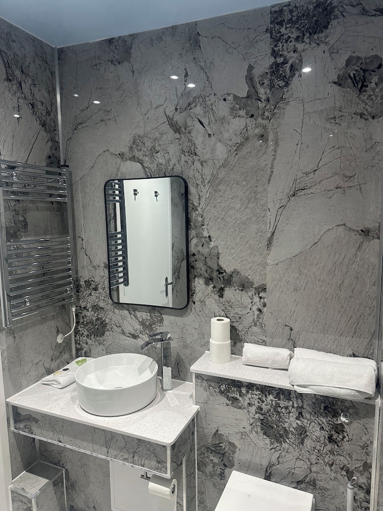 DeSalis Hotel London Stansted 18/20